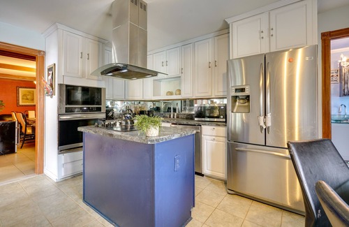 Ocean Gate House | Lovely Ocean Gate Home < 1 Mi to Beach!