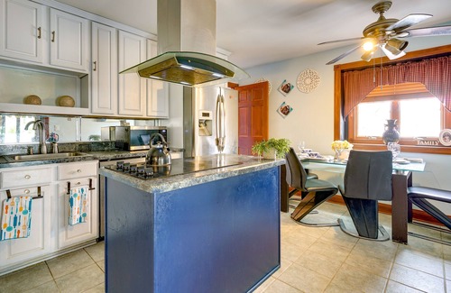 Ocean Gate House | Lovely Ocean Gate Home < 1 Mi to Beach!