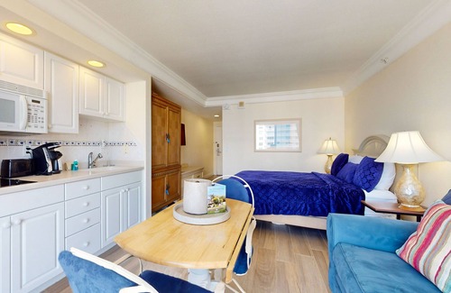 Ortona Park Hotel | Lovely ocean-view suite with gym & high-speed WiFi