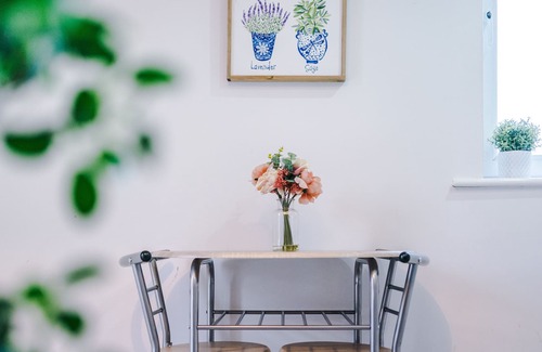 Kirkdale Apartment | Lovely One Bed Apartment at Hay's Property