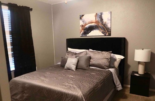 Laurel Apartment | Lovely One Bedroom Apartment near Richmond