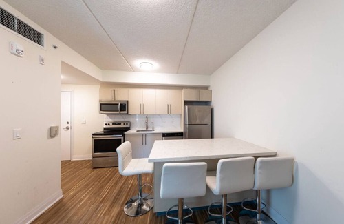 Waterloo Condo | Lovely One Bedroom Entire Apartment Close to University