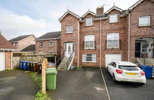 Dunmurry Apartment | Lovely one bedroom flat.