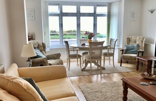 Southbourne Apartment | Lovely one bedroom, ground floor apartment just 100m from the beach