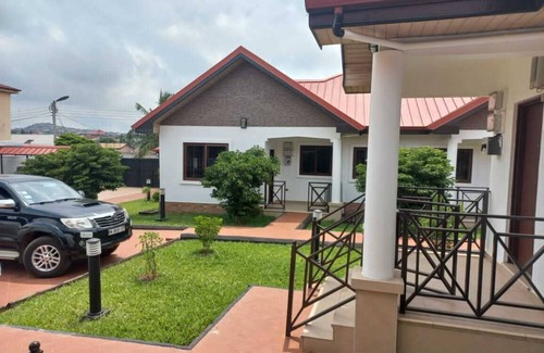 Labadi House | Lovely One Bedroom