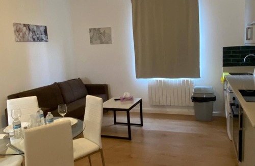 West Ealing Apartment | Lovely one bedroom in Ealing F6