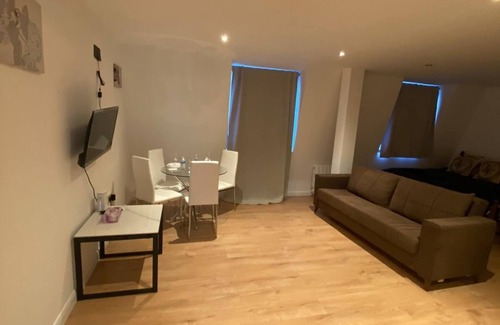 West Ealing Apartment | Lovely one bedroom in Ealing F6