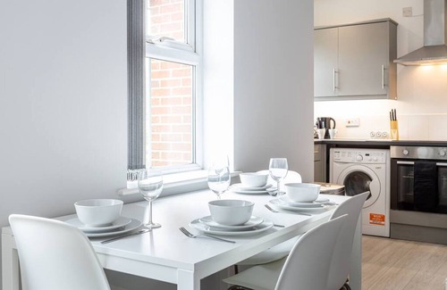Eccles Apartment | Lovely One-bedroom Serviced Apartment in Eccles