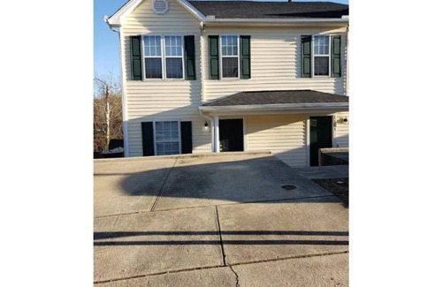 Northeast Raleigh House | Lovely open floor plan on golf course