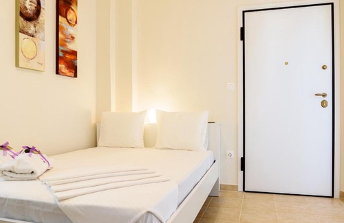 Ampelokipoi Apartment | Lovely Petit Apt in Athens