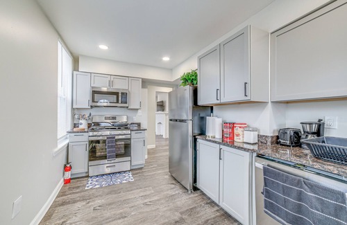 Brighton Heights Apartment | Lovely Pittsburgh Apartment ~ 5 Mi to Downtown!