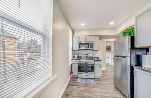 Brighton Heights Apartment | Lovely Pittsburgh Apartment ~ 5 Mi to Downtown!