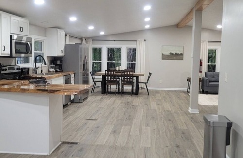 Wayland House | Lovely private 3 bedroom house nestled in the Hiram countryside.