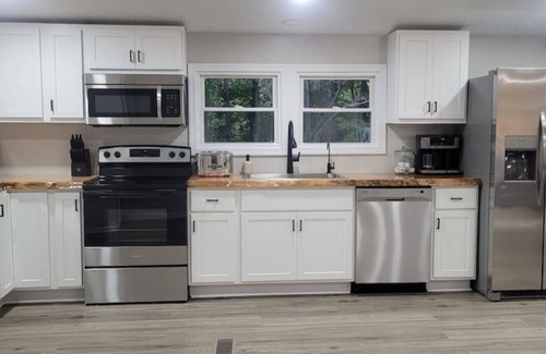 Wayland House | Lovely private 3 bedroom house nestled in the Hiram countryside.