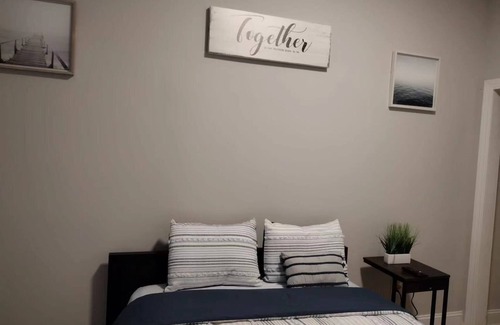 Goose Creek Apartment | lovely relaxing room with hight speed internet , neflix with a independent entry