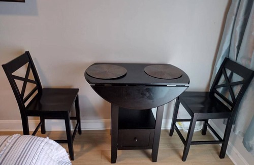 Goose Creek Apartment | lovely relaxing room with hight speed internet , neflix with a independent entry