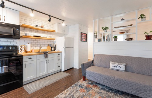 Waynesville Apartment | Lovely Rental Unit Across from Golf Course
