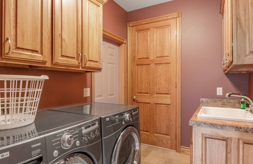 Lyndon Station House | Lovely river-view retreat with big yard, deck, & patio - dog-friendly