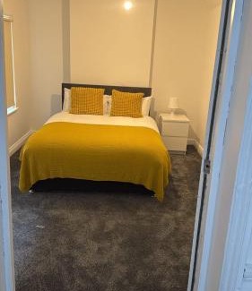 Avonmouth House | Lovely Room 3