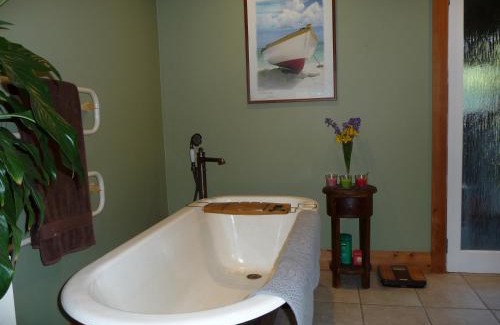 Motueka Valley House | Lovely rural home near the Kahurangi NP