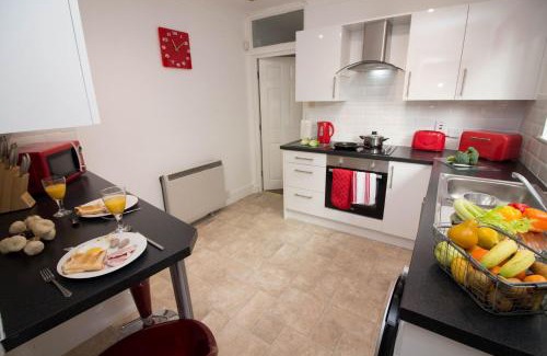 Cleethorpes Apartment | Lovely Sea Front House in Cleethorpes on Beachfront sleeps up-to 6