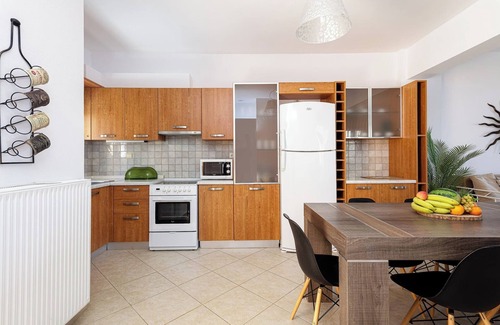 Panormos Apartment | Lovely seaside house, everything on foot!