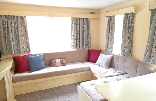 Christchurch Cabin | Lovely & Secluded-Rustic Retreat in Nature-Carp Fishing-Log Fire-Exmoor 7m