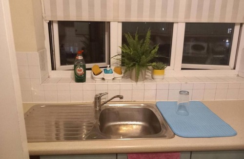 Thamesmead House | Lovely Shared 4 Bed Home Near The Thames