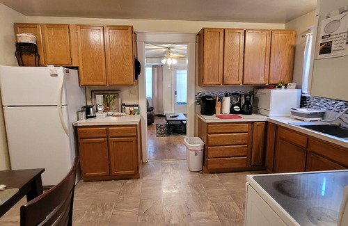Downtown Klamath Falls House | Lovely Smarthome King 4KTV AC WIFI ❤️of Downtown