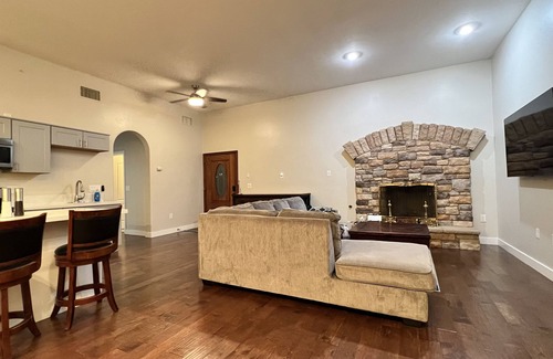 Kit Carson Apartment | Lovely spacious apartment perfect for exploring San Diego