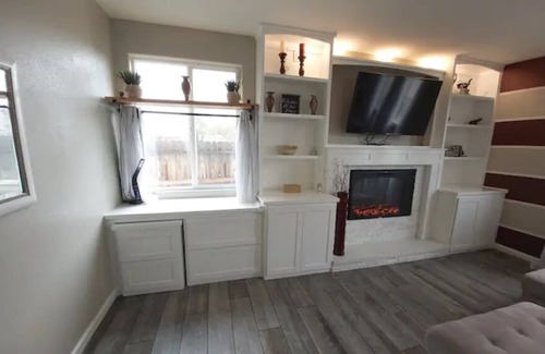Roosevelt House | Lovely Spacious Home w/Private Garden, Pool & BBQ