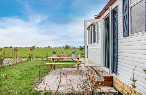 Woubrugge House | Lovely (sta)caravan in Woubrugge
