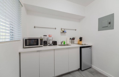 Northeast Miami Condo | Lovely Studio 15 min from the beach