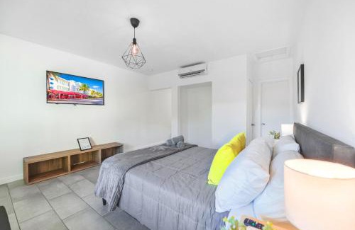 Northeast Miami Apartment | Lovely Studio A Few Steps From The Beach