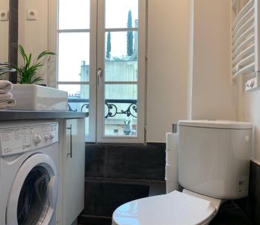 Les Iles Apartment | Lovely studio at Île Saint-Louis