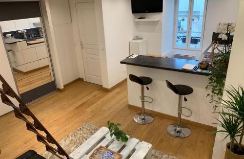 Les Iles Apartment | Lovely studio at Île Saint-Louis