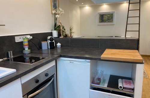 Les Iles Apartment | Lovely studio at Île Saint-Louis