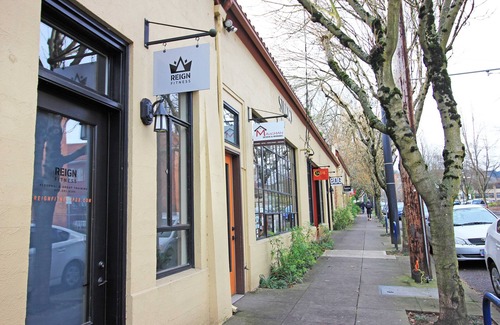 Alphabet Historic District Apartment | Lovely Studio Best Location in Portland with City View