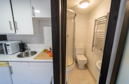 Selly Oak Apartment | Lovely studio close to University of Birmingham!