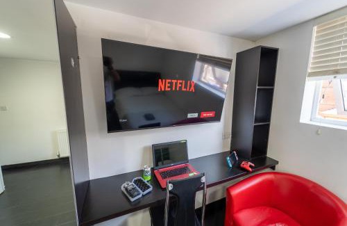Selly Oak Apartment | Lovely studio close to University of Birmingham!