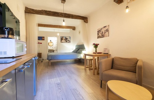 Historic Center Apartment | Lovely Studio D'azeglio