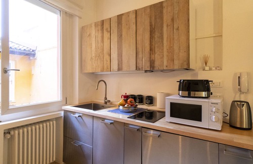 Historic Center Apartment | Lovely Studio D'azeglio
