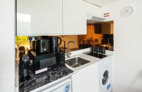 Little Venice Apartment | Lovely Studio in prime Maida vale location- Zone 2
