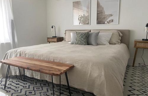 Coral Ridge Isles House | Lovely Studio Suite - Heated Pool - 10 mins Beach