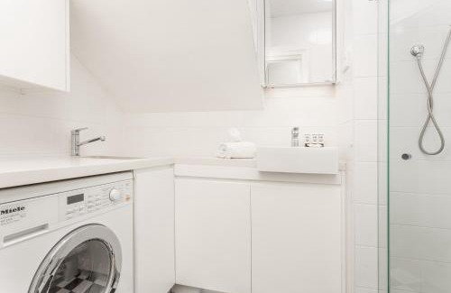Lewisham Apartment | Lovely Studio with Patio 25 min from Sydney CBD