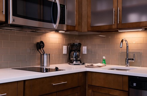 West Valley City Apartment | Lovely Suite! Free Breakfast Buffet. Pool, Hot Tub & Waterslide Access. Close to Salt Palace Convention Center!