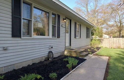 Muskegon House | Lovely three bedroom home in a quiet neighborhood