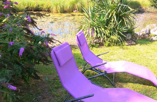 Gout-Rossignol Cottage | Lovely traditional riverside cottage