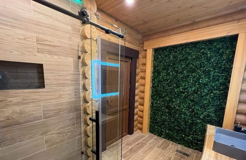 Henryville Cabin | Lovely True Mountain Log Home w/ heated Pool!