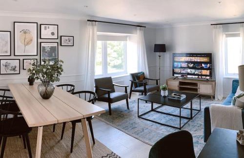 Begbroke Apartment | Lovely two Bedroom Flat, Fernhill Court North Oxford